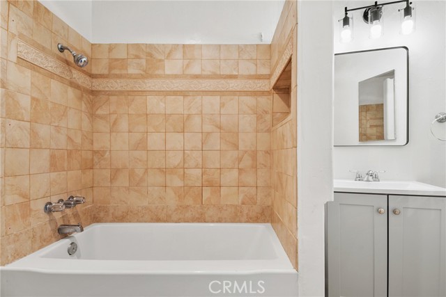 3565 Linden Avenue, Long Beach CA: https://media.crmls.org/medias/c8ea651f-8118-46e2-9ea6-fcde5d9817a8.jpg