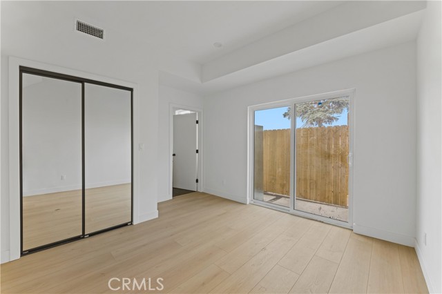 4511 Rosewood Avenue, Los Angeles CA: https://media.crmls.org/medias/c8ea7405-54e8-4d72-a616-02ca8095da4f.jpg