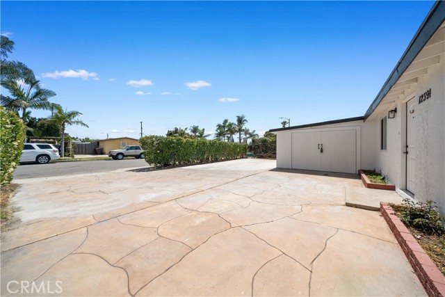 Detail Gallery Image 34 of 36 For 12391 Beck Ave, Garden Grove,  CA 92840 - 4 Beds | 3 Baths