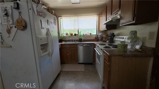 25248 Robinson Road, Willits CA: https://media.crmls.org/medias/c8eac4f3-6308-4ede-a4d0-ce8e4ff02d64.jpg