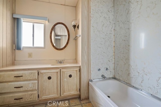 Image 23 of 27 For 54999 Martinez Trail  107