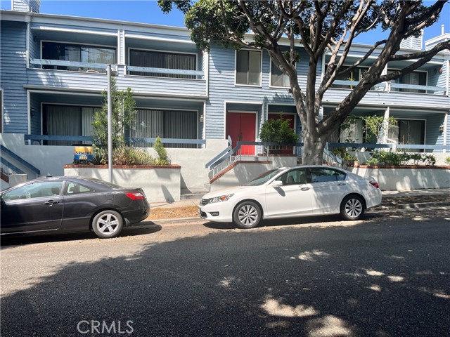Detail Gallery Image 1 of 10 For 1757 11th #4, Santa Monica,  CA 90404 - 2 Beds | 3 Baths