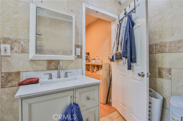 Detail Gallery Image 17 of 49 For 1709 E Luray, Long Beach,  CA 90807 - 5 Beds | 5 Baths