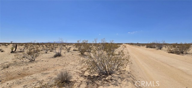 61329 Moon Drive, Landers CA: https://media.crmls.org/medias/c8eb491b-a0cb-48bd-9a9f-0cfe911dd70a.jpg