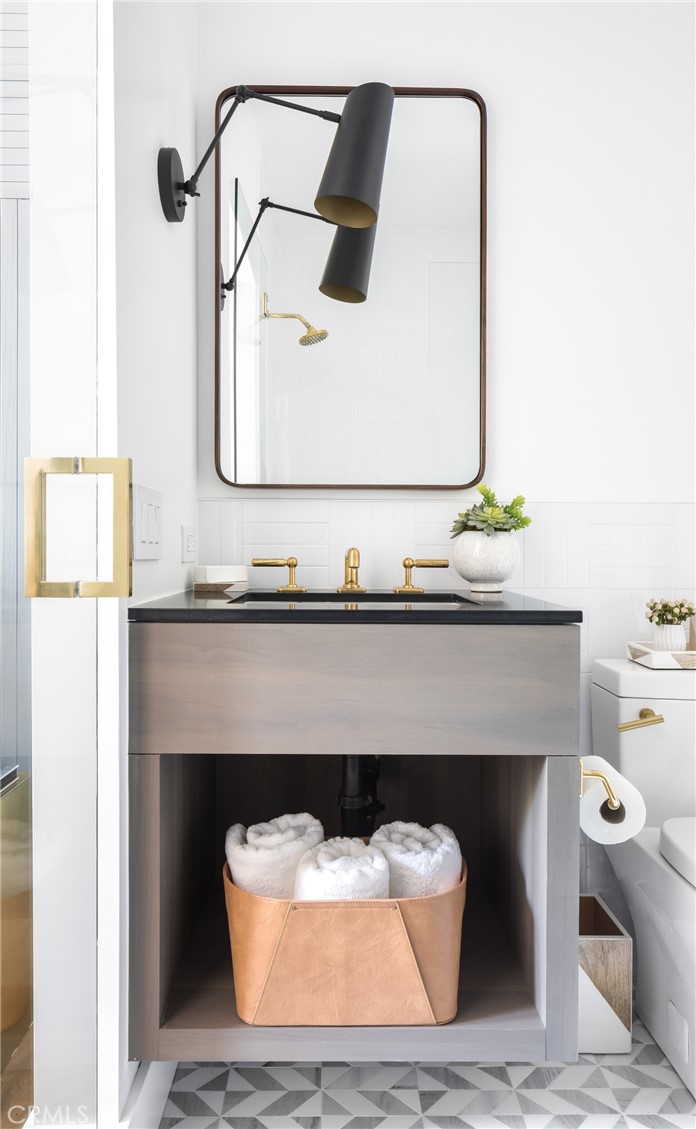 MLS #OC25140282 img 17