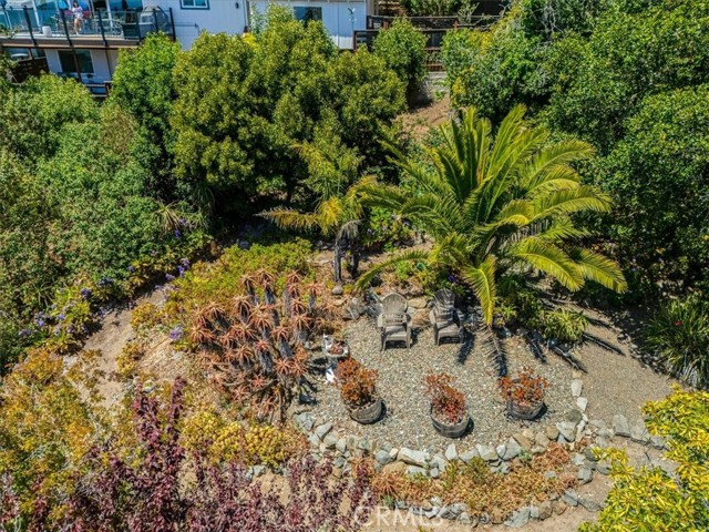 1680 Newhall Avenue, Cambria CA: https://media.crmls.org/medias/c8ec6028-aad9-49ab-b282-d71237aceac0.jpg