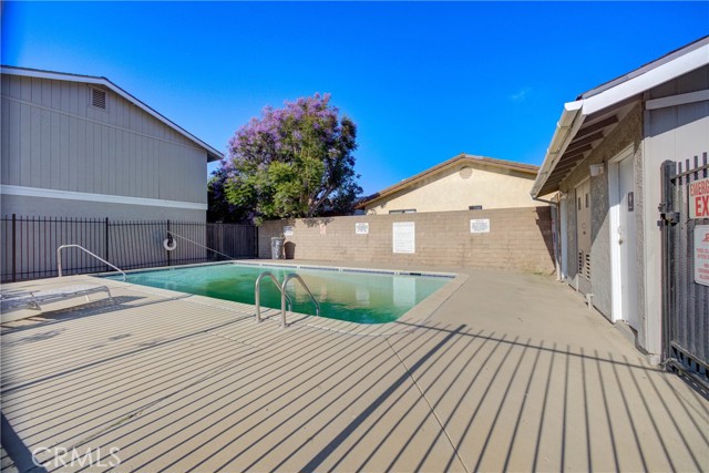 606 E Newlove Drive, Santa Maria CA: https://media.crmls.org/medias/c8ed5429-7128-4f2d-95d9-e539d07133ac.jpg