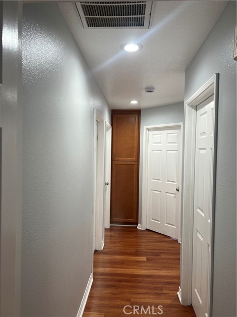 Detail Gallery Image 10 of 18 For 1127 Mcfarland, Wilmington,  CA 90744 - 4 Beds | 3 Baths