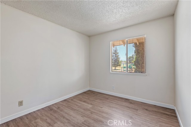 Detail Gallery Image 12 of 22 For 2117 Electra Ave, Simi Valley,  CA 93065 - 5 Beds | 2/1 Baths