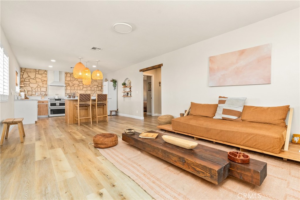 MLS #JT25254809 image #2