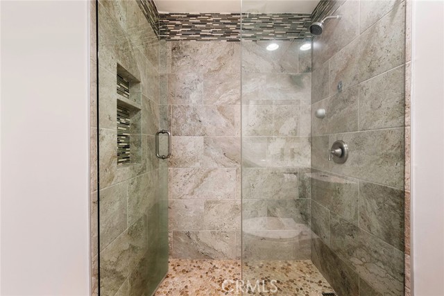 7107 Marina Pacifica S Drive, Long Beach CA: https://media.crmls.org/medias/c8ef862a-a94c-487e-af4d-43f5aedc23aa.jpg