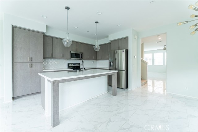 Detail Gallery Image 12 of 16 For 5720 Spring St, Buena Park,  CA 90621 - 4 Beds | 3/1 Baths