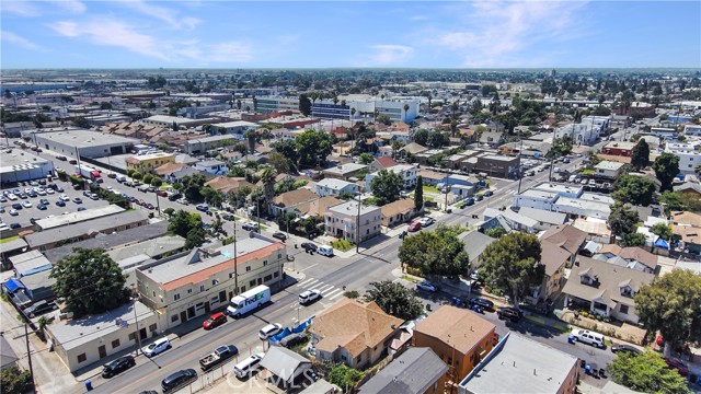 2214 Hooper Avenue, Los Angeles CA: https://media.crmls.org/medias/c8f21857-bcd7-46d5-9292-1952ada53afb.jpg