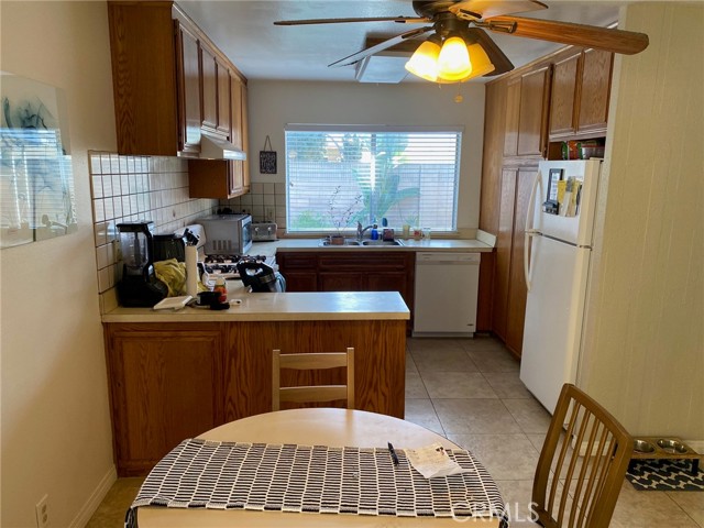 Detail Gallery Image 5 of 29 For 1962 Ren Cir, Tustin,  CA 92780 - – Beds | – Baths