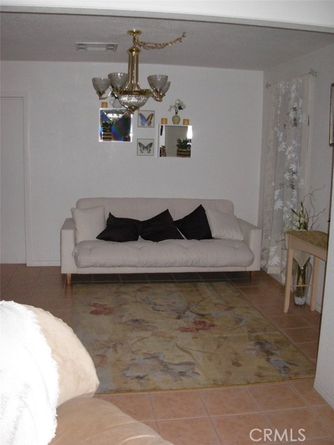 Detail Gallery Image 9 of 13 For 6355 Alton, Jurupa Valley,  CA 92509 - 3 Beds | 2 Baths