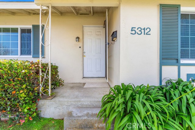 Detail Gallery Image 2 of 37 For 5312 Edinger Ave, Huntington Beach,  CA 92649 - 3 Beds | 2 Baths