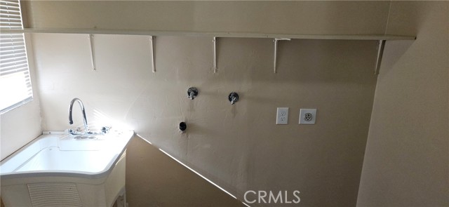 Detail Gallery Image 7 of 18 For 12431 Avocado Ave, Chino,  CA 91710 - 4 Beds | 2/1 Baths