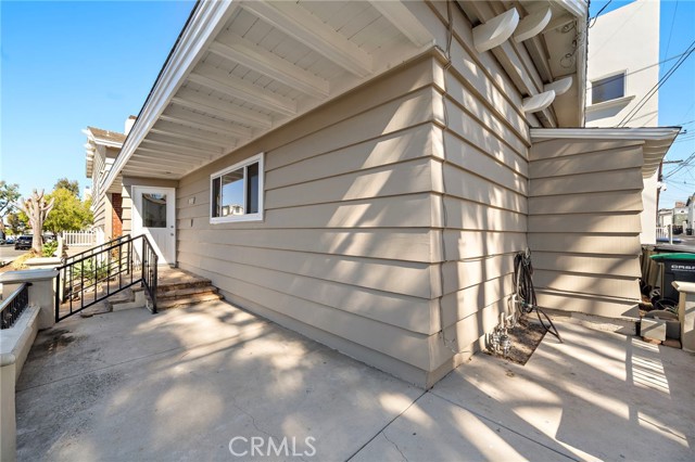 Detail Gallery Image 3 of 13 For 3212 2nd Ave, Corona Del Mar,  CA 92625 - 2 Beds | 2 Baths