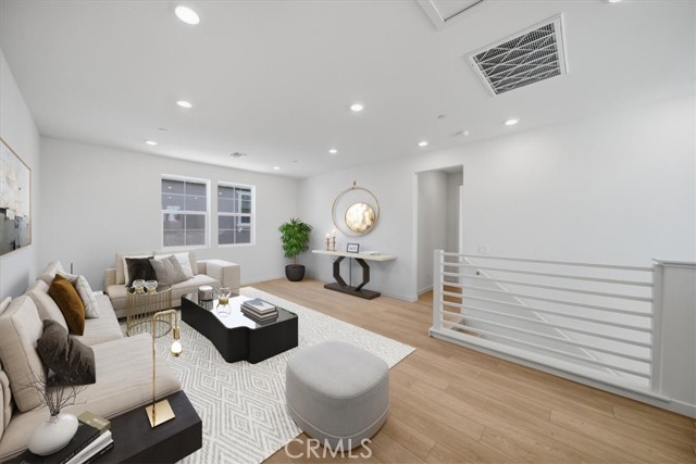 Detail Gallery Image 11 of 24 For 4813 Arroyo Run, Moorpark,  CA 93021 - 4 Beds | 3 Baths