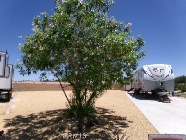 Detail Gallery Image 4 of 6 For 19348 Birdie Way, Apple Valley,  CA 92308 - – Beds | – Baths