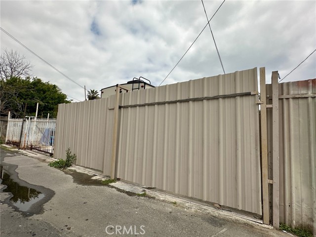 10621 Kalmia Street, Los Angeles CA: https://media.crmls.org/medias/c8f491a4-2541-4679-9cbe-45abbf1ac708.jpg