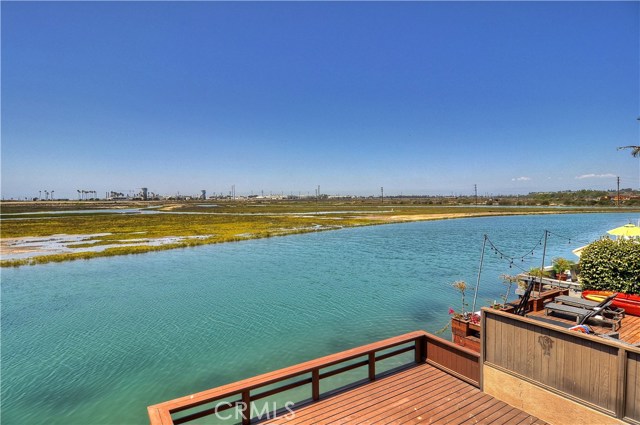 Detail Gallery Image 29 of 39 For 415 Canal St, Newport Beach,  CA 92663 - 4 Beds | 2/1 Baths