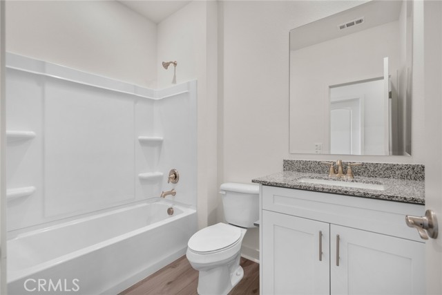 Detail Gallery Image 7 of 7 For 14896 Desert Lily Ct, Apple Valley,  CA 92307 - 3 Beds | 2 Baths