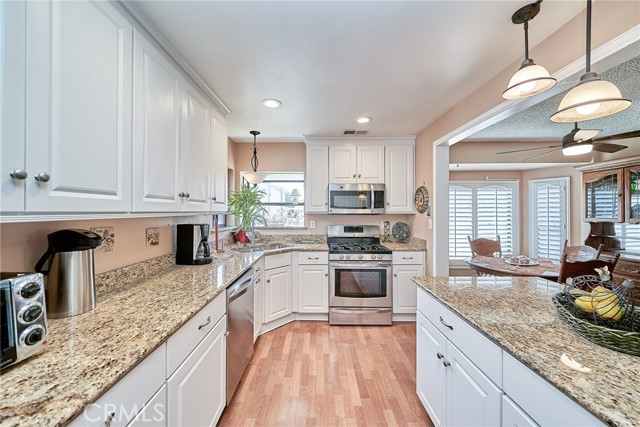 Detail Gallery Image 13 of 66 For 4837 W 117th St, Hawthorne,  CA 90250 - 3 Beds | 2 Baths