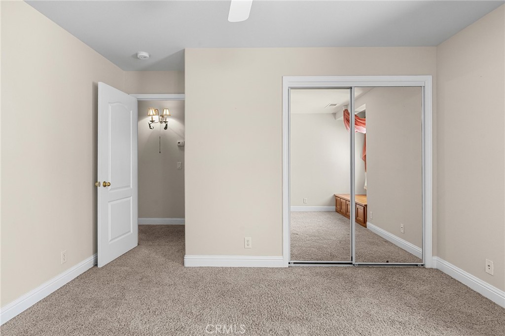 https://media.crmls.org/medias/c8f6215f-5426-4524-8428-2dcb85042907.jpg?preset=X-Large