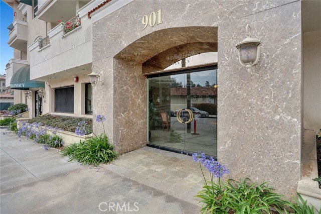 Detail Gallery Image 2 of 26 For 901 Deep Valley Dr #104,  Rolling Hills Estates,  CA 90274 - 2 Beds | 2 Baths
