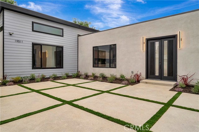 19513 Cantara Street photo 6
