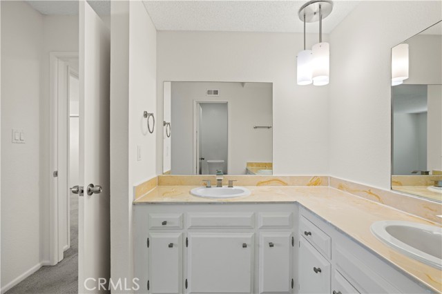 Detail Gallery Image 30 of 55 For 18900 Ledan St, Northridge,  CA 91324 - 4 Beds | 2 Baths