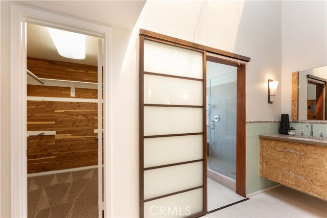 481 Kakkis Drive, Long Beach CA: https://media.crmls.org/medias/c8f6dfe3-3eed-42e2-adbb-c56b532c8f97.jpg