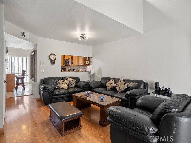 Detail Gallery Image 19 of 47 For 1121 E Wilson Ave #7,  Glendale,  CA 91206 - 3 Beds | 2/1 Baths