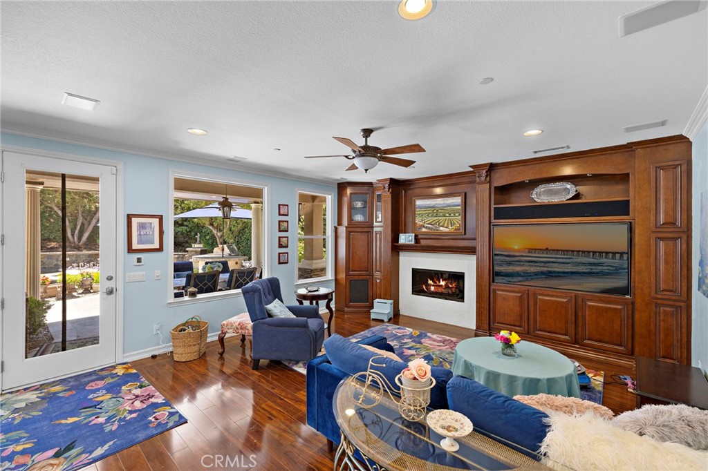 MLS #OC25222317 image #8