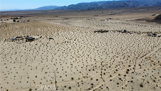 Detail Gallery Image 10 of 28 For 68750 Amboy Rd, Twentynine Palms,  CA 92277 - – Beds | – Baths