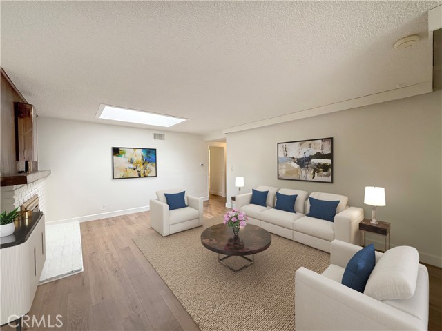 Detail Gallery Image 3 of 15 For 12741 Amethyst St, Garden Grove,  CA 92845 - 4 Beds | 2 Baths