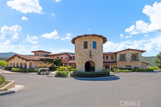 29122 Laurel Valley Drive, Vista CA: https://media.crmls.org/medias/c8f88d60-3fae-4e53-8ac7-c8d758168ebc.jpg