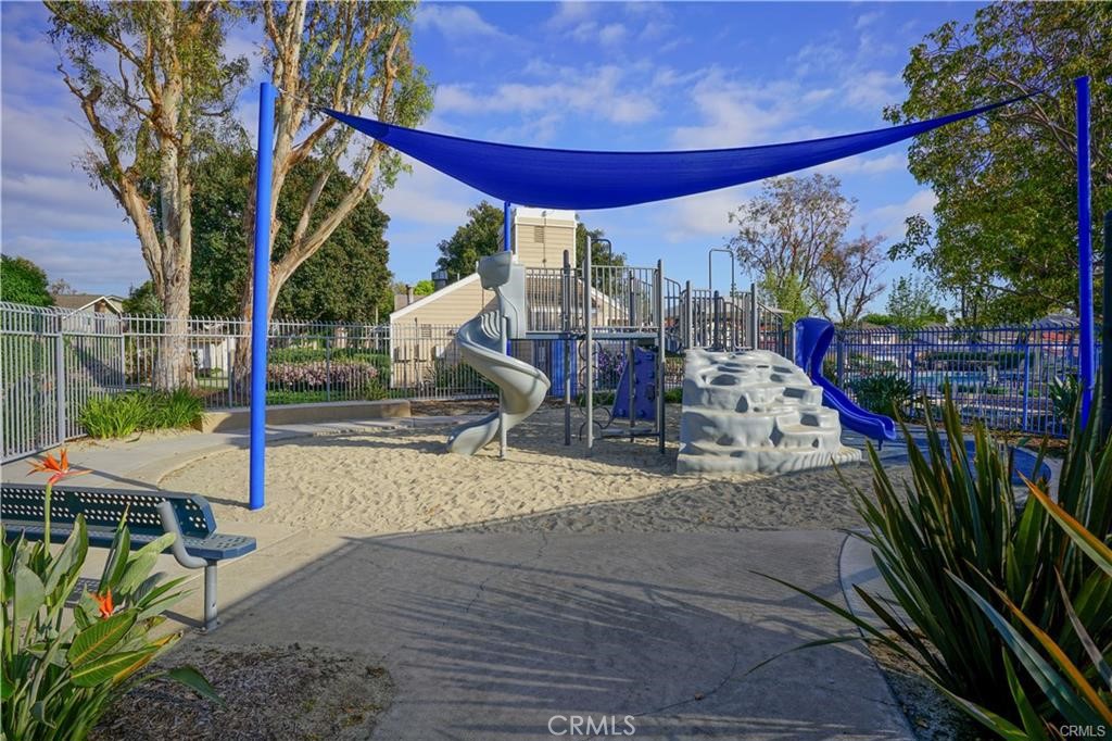 https://media.crmls.org/medias/c8f9a0cb-9f05-4ae3-bf1a-b6b8164db21e.jpg?preset=X-Large