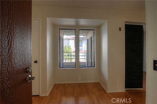 Detail Gallery Image 4 of 40 For 400 N Louise St #205,  Glendale,  CA 91206 - 2 Beds | 2 Baths