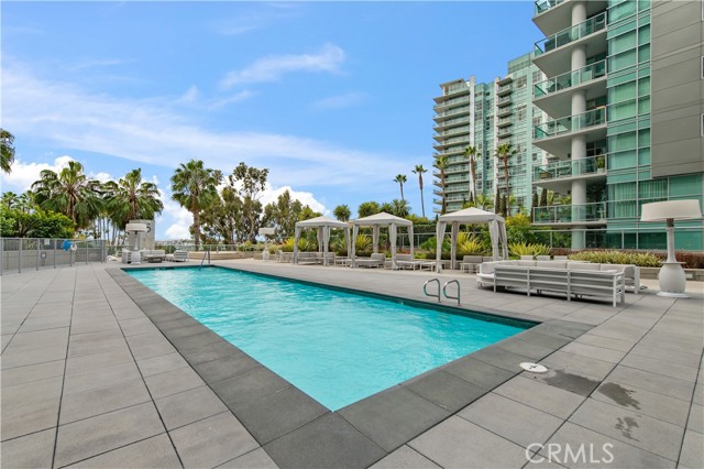 Detail Gallery Image 8 of 36 For 13600 Marina Pointe, Marina Del Rey,  CA 90292 - 2 Beds | 2/1 Baths