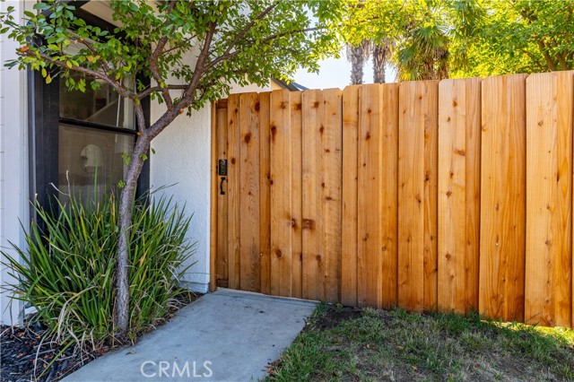 Detail Gallery Image 3 of 37 For 924 Moran Ct, Paso Robles,  CA 93446 - 3 Beds | 2 Baths