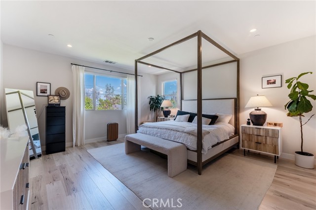 Detail Gallery Image 16 of 37 For 17065 Cantlay, Lake Balboa,  CA 91406 - 4 Beds | 3 Baths