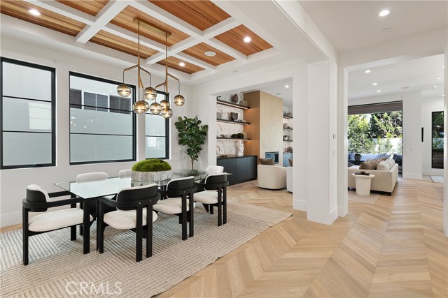 Detail Gallery Image 4 of 65 For 2104 Laurel Ave, Manhattan Beach,  CA 90266 - 5 Beds | 5/1 Baths