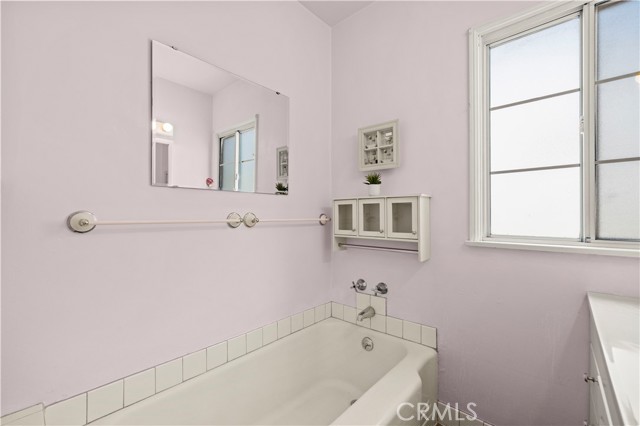 2505 North Keystone Street, Burbank CA: https://media.crmls.org/medias/c8fb1f6a-084b-411b-8f17-57abe0c5dddf.jpg