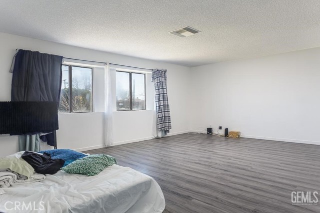 Detail Gallery Image 12 of 19 For 8525 Great Circle, California City,  CA 93505 - 4 Beds | 2 Baths