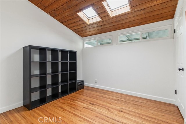 Detail Gallery Image 14 of 34 For 16750 Septo, Northridge,  CA 91343 - 5 Beds | 3 Baths