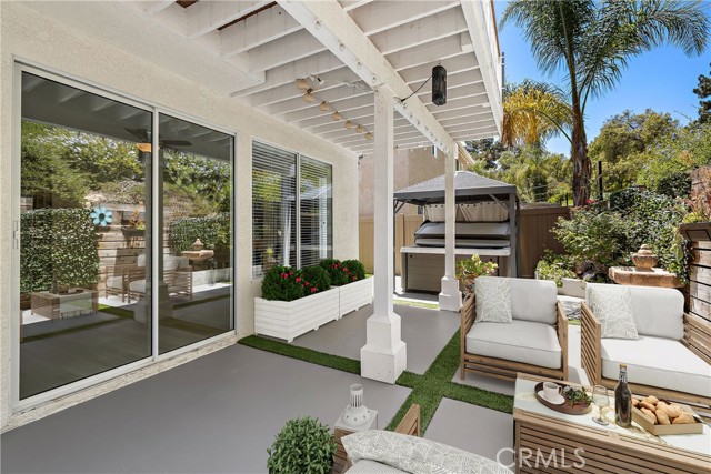 9 Cranwell, Aliso Viejo CA: https://media.crmls.org/medias/c8fe4aa2-36a8-40fd-b665-1ebca8a324cf.jpg