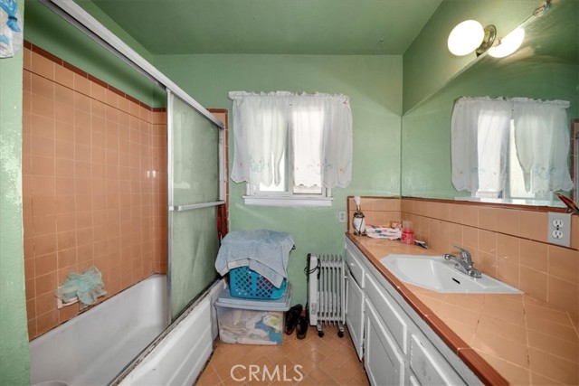 11457 Oxnard Street, North Hollywood CA: https://media.crmls.org/medias/c8fea77d-d559-4542-9840-cbd9d4716037.jpg
