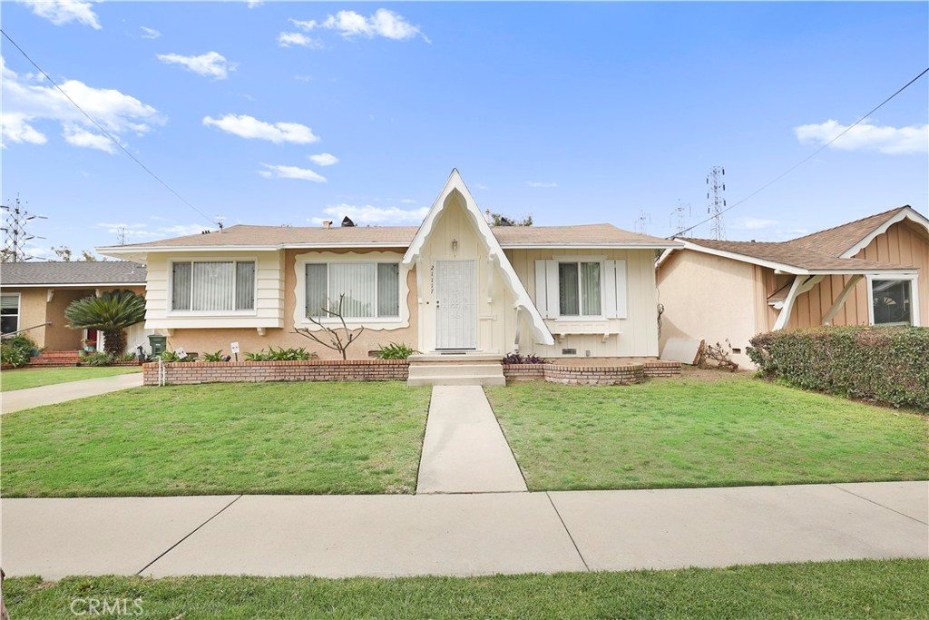 21117 Longworth Avenue, Lakewood, CA 90715